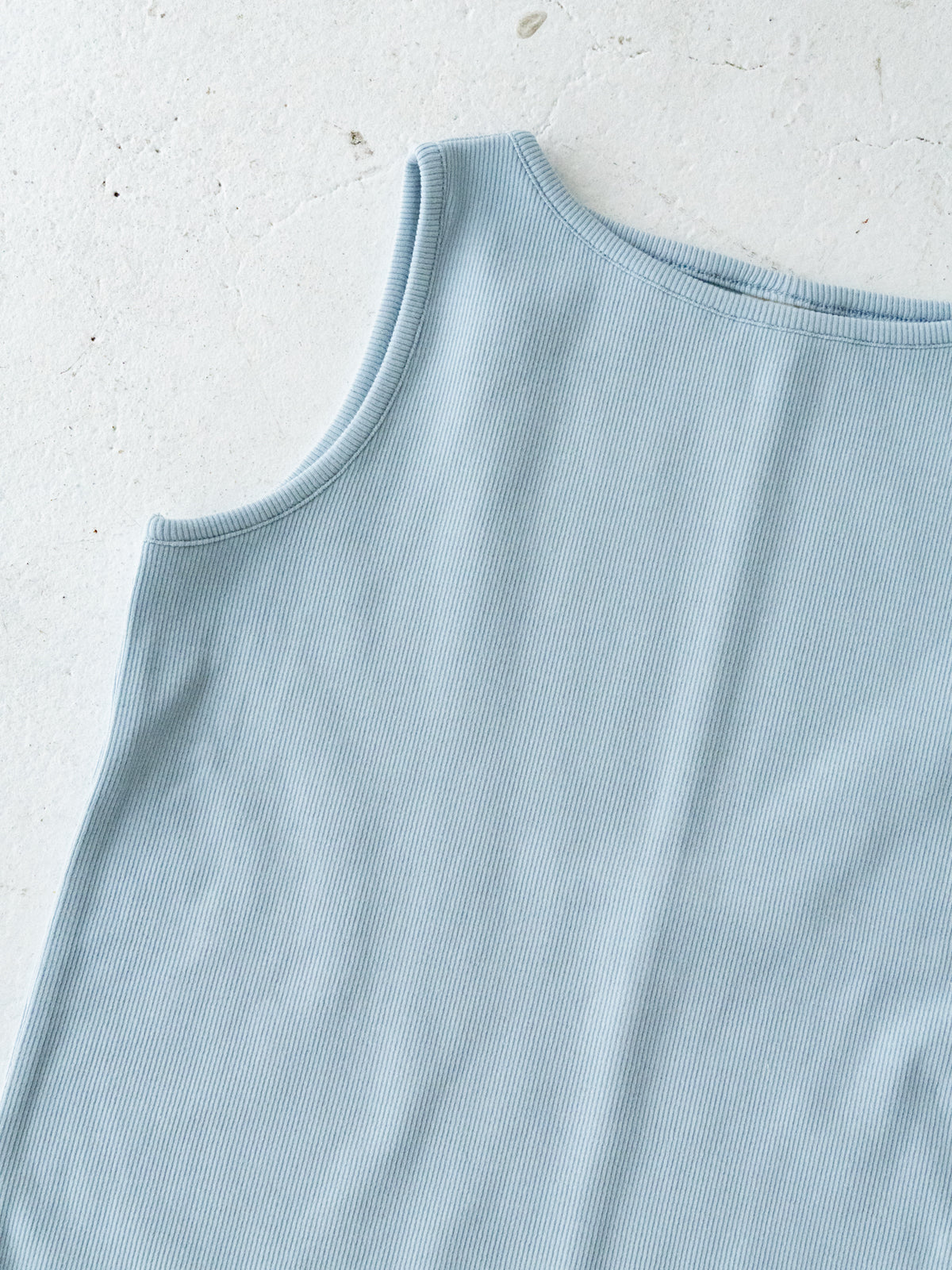 Ribbed sleeveless  (RRP: 169 RMB)