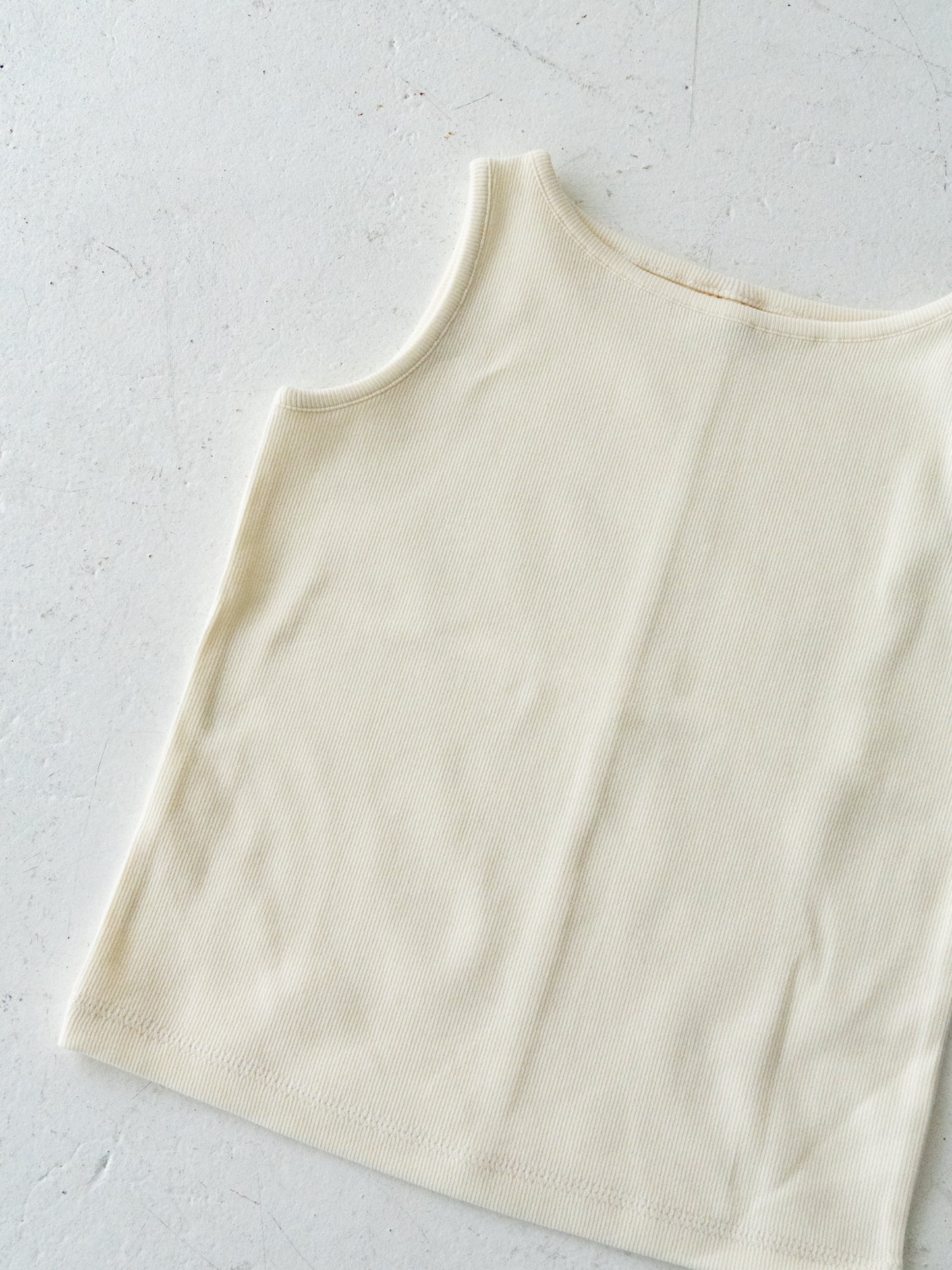 Ribbed sleeveless  (RRP: 169 RMB)