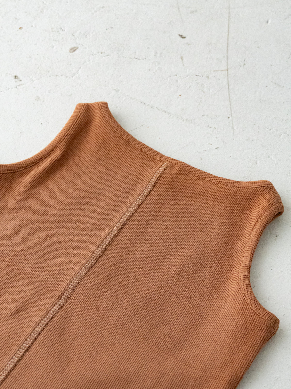 Ribbed sleeveless  (RRP: 169 RMB)
