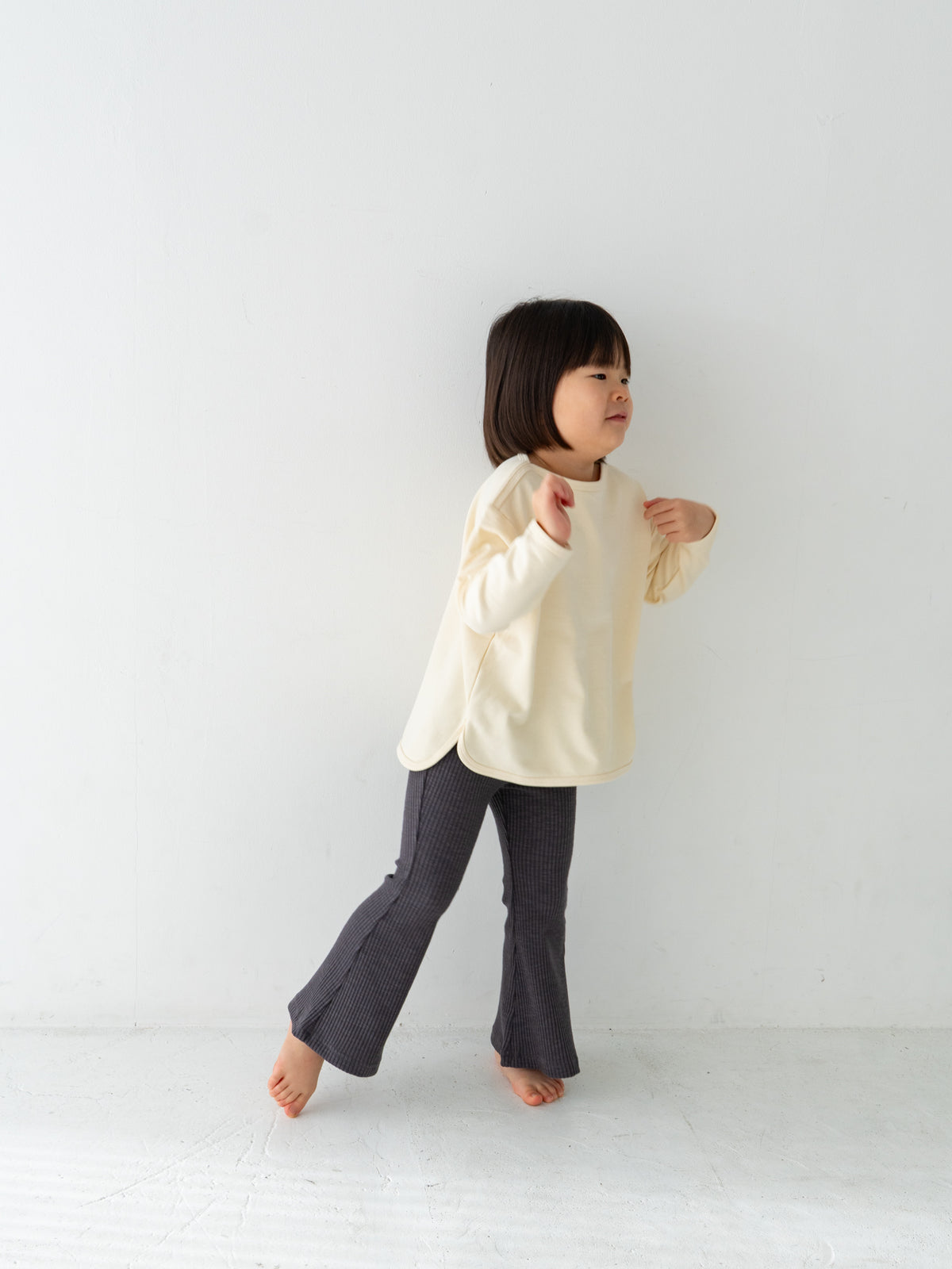 Ribbed flare pants (RRP: 185 RMB)