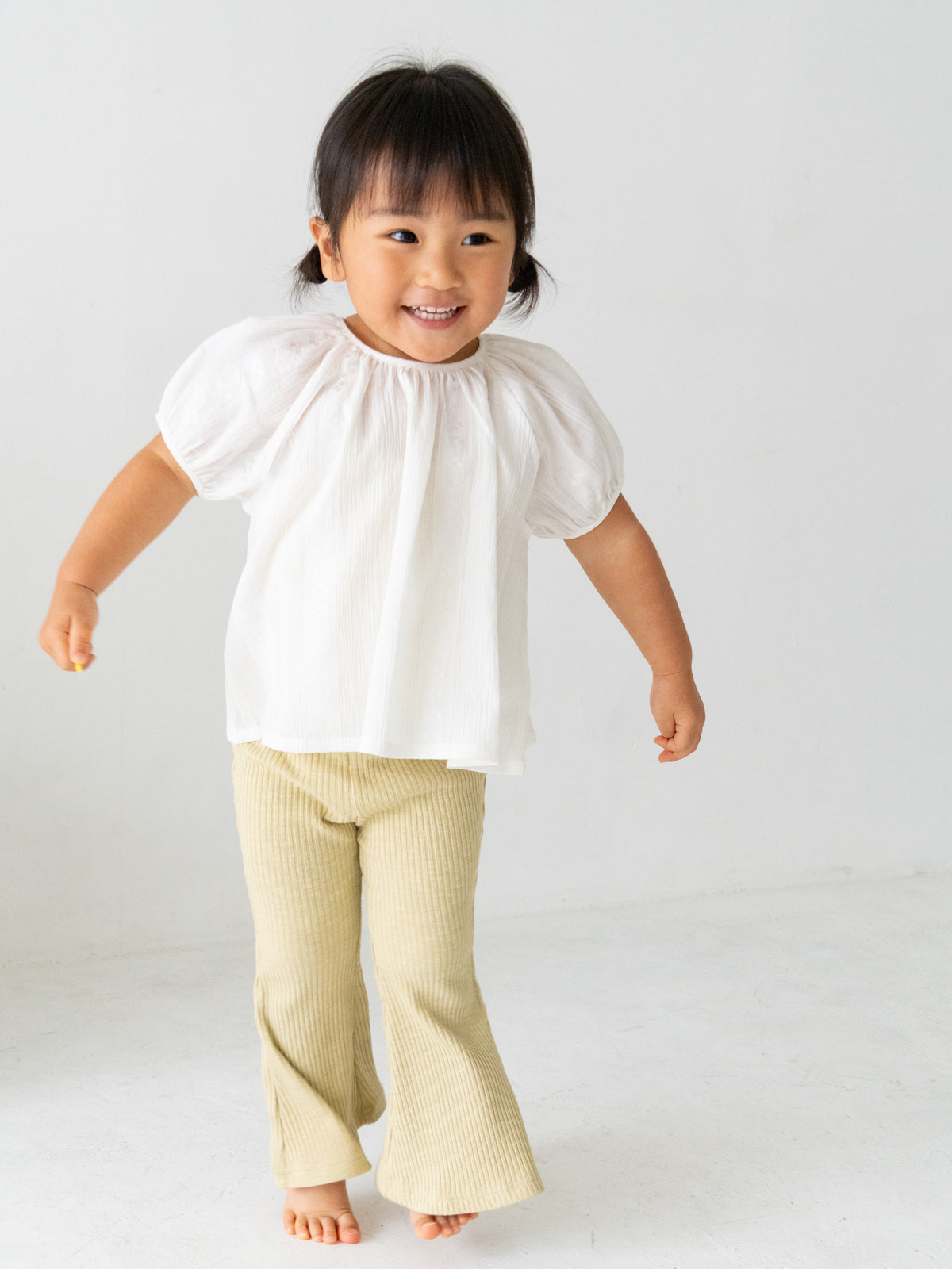 Ribbed flare pants (RRP: 185 RMB)