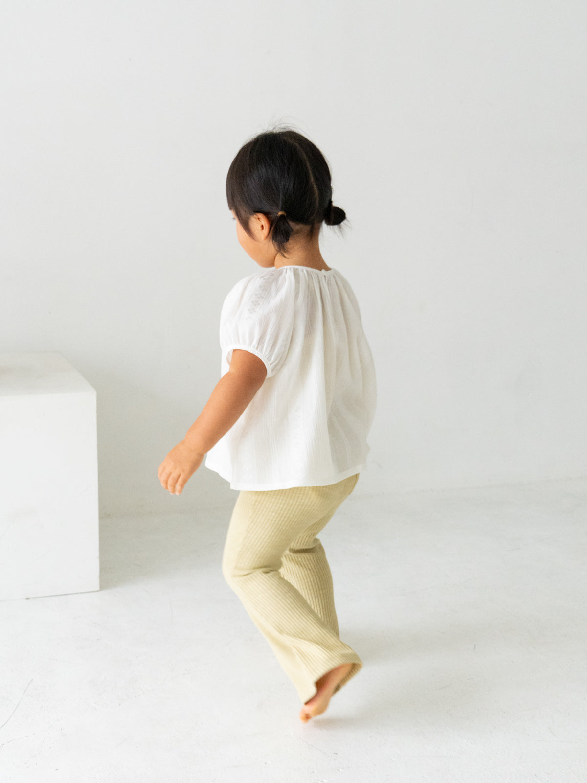 Ribbed flare pants (RRP: 185 RMB)