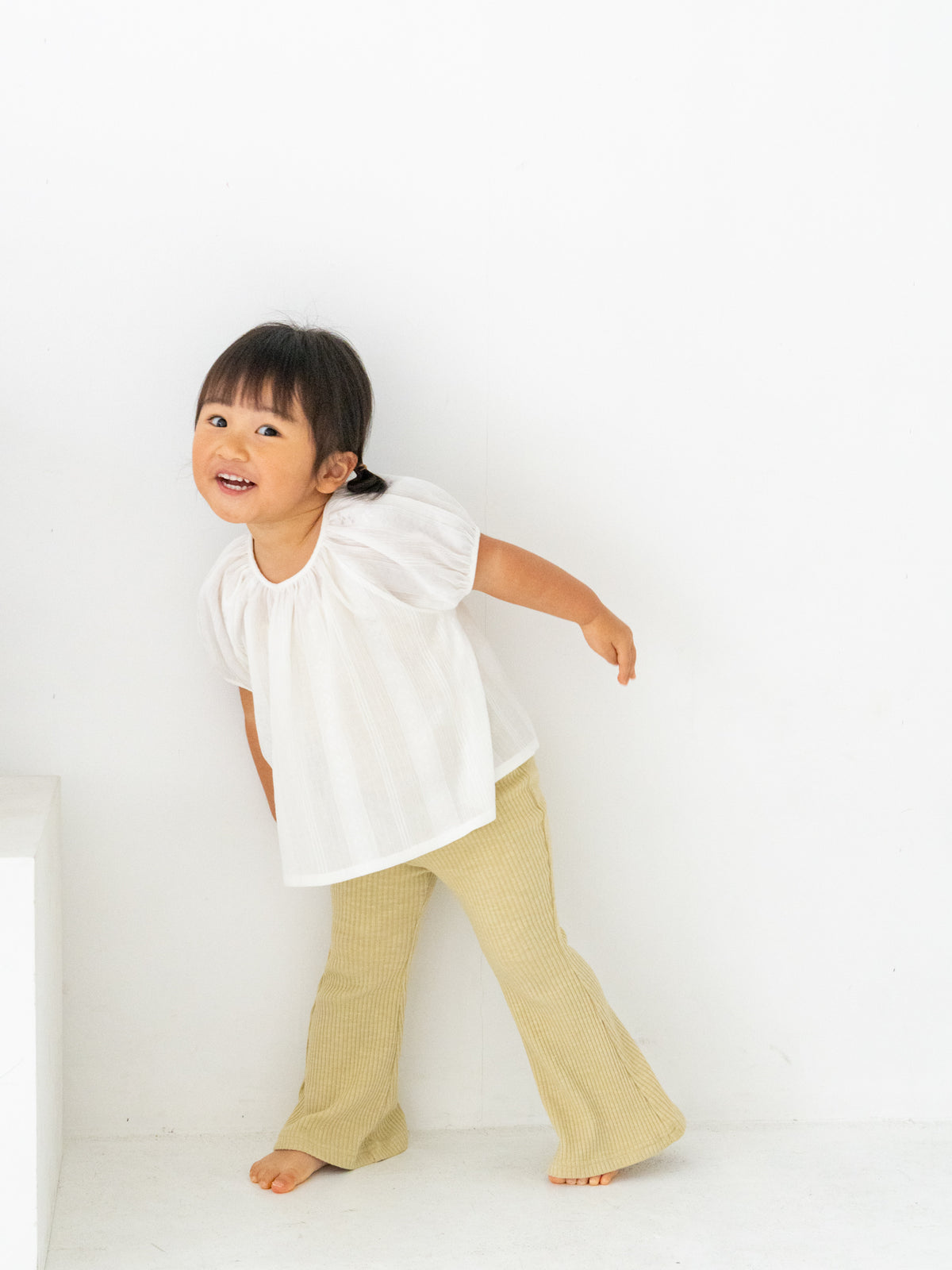 Ribbed flare pants (RRP: 185 RMB)