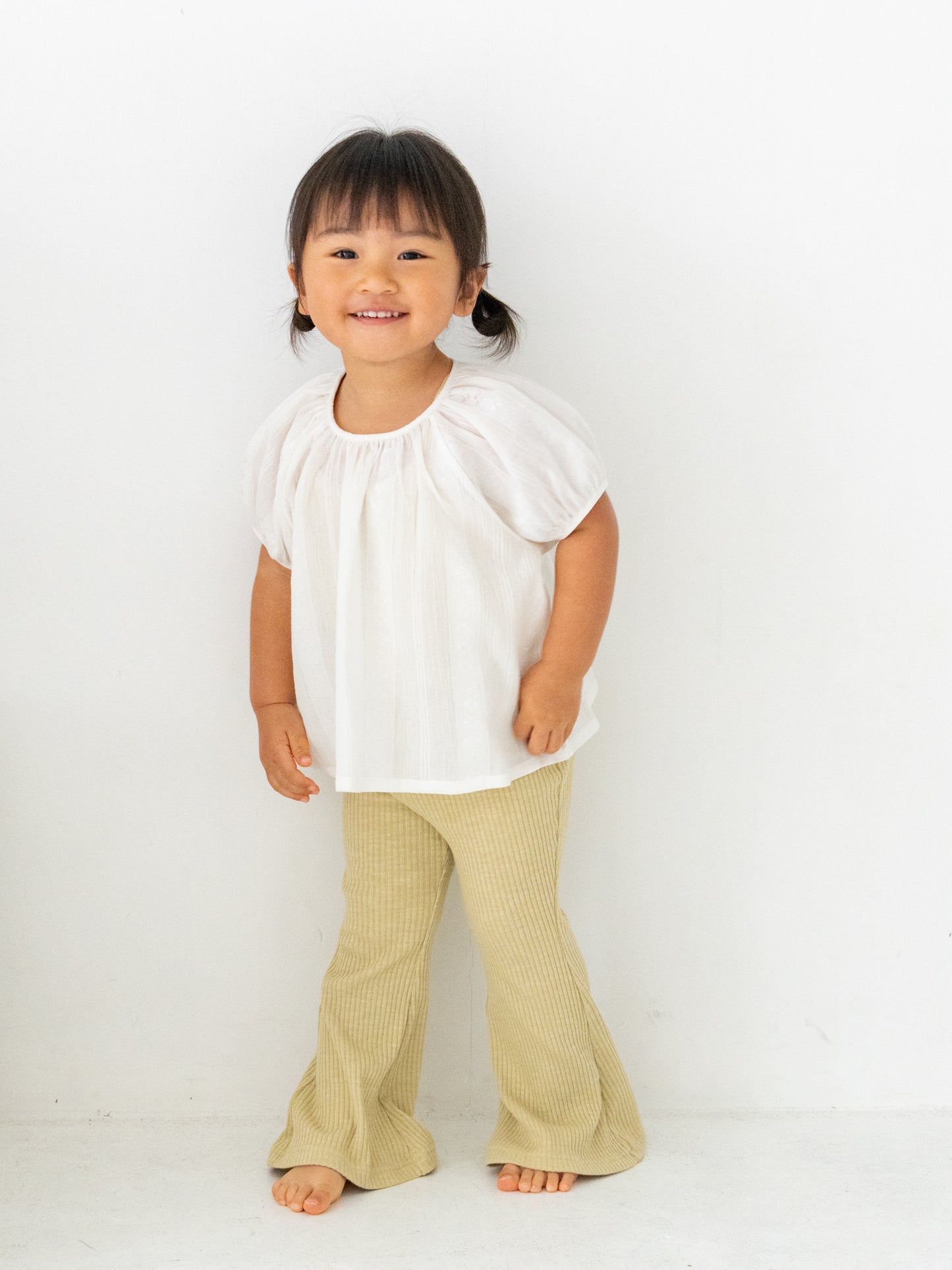 Ribbed flare pants (RRP: 185 RMB)