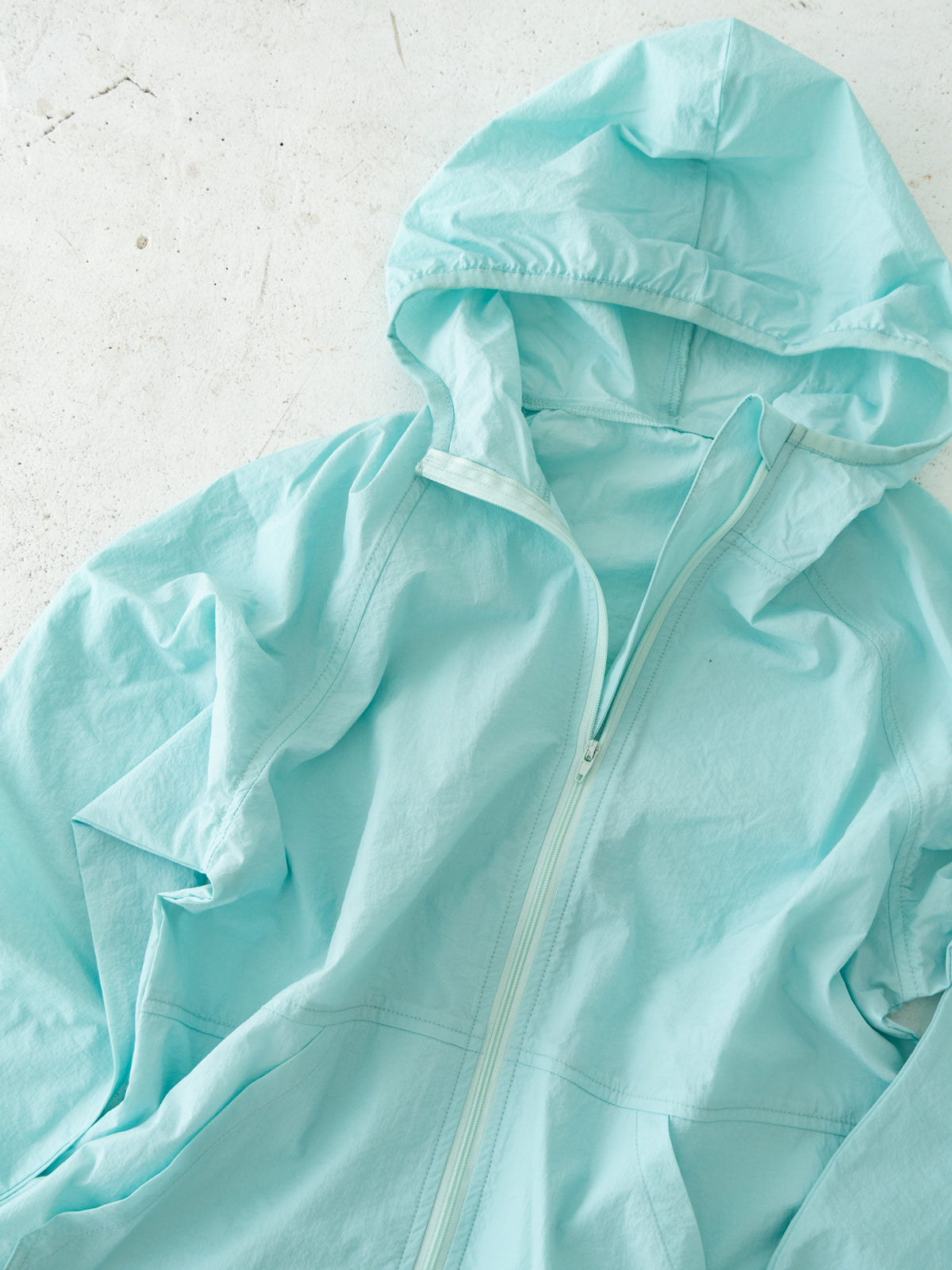 Nylon hoodie (RRP: 308 RMB)
